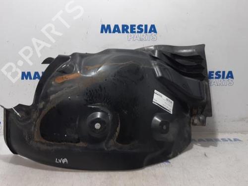 Used Wheel arch RENAULT MEGANE III Hatchback (BZ0/1_, B3_) 1.5 dCi (106 hp) 31525401