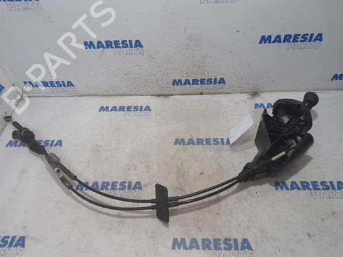 Used Gear lever OPEL VIVARO B Van (X82) 1.6 CDTI (05) (90 hp) 31497403