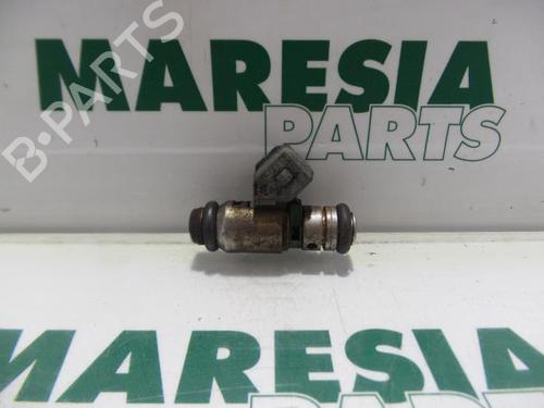 Used Injector RENAULT ESPACE III (JE0_) 2.0 16V (JE0N, JE0L, JE02) (140 hp) 31515597