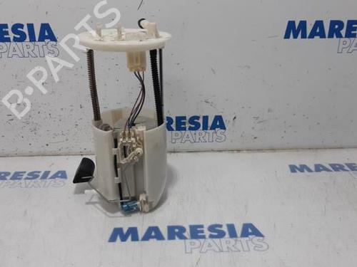 Bränslepump PEUGEOT 4007 (VU_, VV_) 2.4 16V (170 hp) 31397042