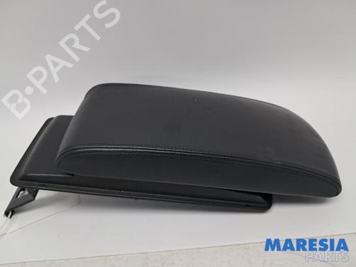 Used Armrest / Center console Armrest / Center console 37875788 37875788