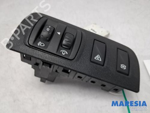 Used Switch RENAULT MEGANE III Grandtour (KZ0/1) 1.2 TCe (KZ2B, KZ11) (116 hp) 31436767