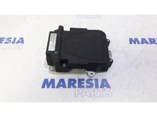 Used Display monitor PEUGEOT 5008 (0U_, 0E_) 1.6 HDi (112 hp) 31496239