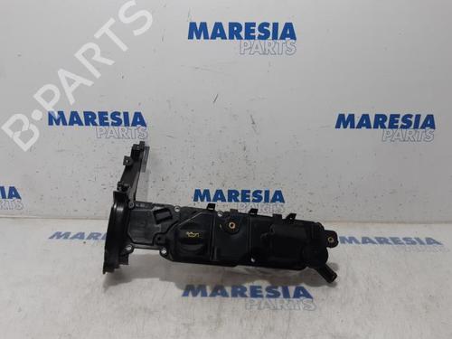 Used Valve cover PEUGEOT 308 CC (4B_) 1.6 HDi (112 hp) 31513892