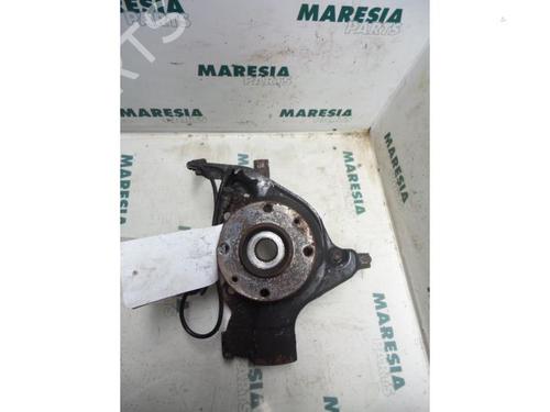 Used Left front steering knuckle FIAT STILO Multi Wagon (192_) 1.6 16V (103 hp) 31396409
