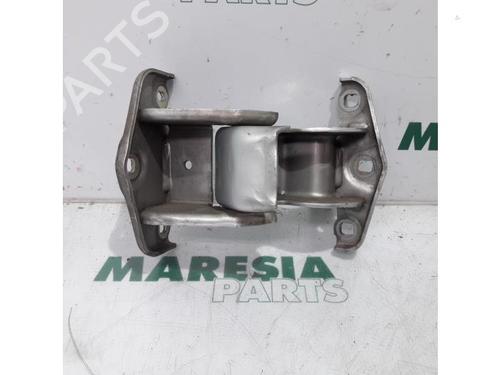 Dørhængsel/Dørbegrænser RENAULT TRAFIC II Van (FL) 2.0 dCi 90 (FL0H, FL00, FL01, FL0M, FL0P, FL0S) (90 hp) 31413695