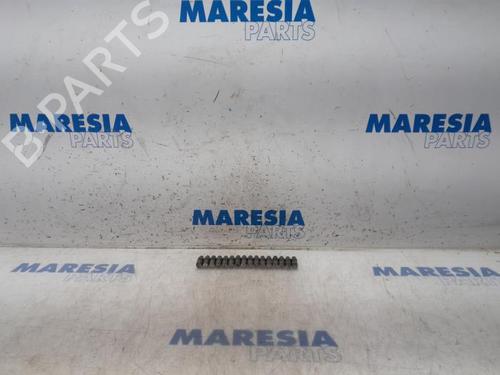 Andre RENAULT TRAFIC II Van (FL) 2.0 dCi 90 (FL0H, FL00, FL01, FL0M, FL0P, FL0S) (90 hp) 31465410