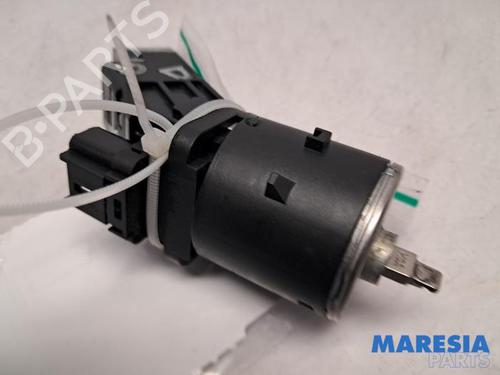 Used Ignition barrel PEUGEOT 308 SW II (LC_, LJ_, LR_, LX_, L4_) 1.2 THP 110 (110 hp) 31527468