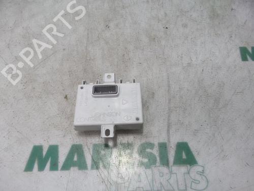 Used Electronic module RENAULT MEGANE III Coupe (DZ0/1_) 1.6 16V (DZ0U, DZ1B, DZ1H) (110 hp) 31435786