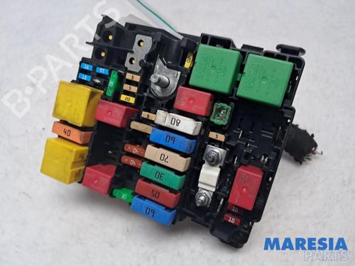 Used Fuse box CITROËN C3 III (SX) 1.2 VTi 82 (82 hp) 31424402