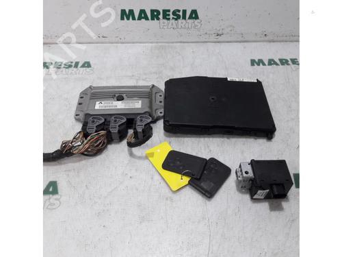 Used Engine control unit (ECU) Engine control unit (ECU) RENAULT GRAND SCÉNIC II (JM0/1_) 2.0 (163 hp) 31384377 31384377