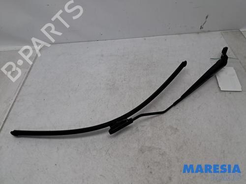 Used Front windshield wiper arm RENAULT CLIO IV Grandtour (KH_) 1.2 TCe 120 (KHM0) (120 hp) 31478748
