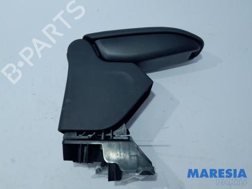 Used Armrest / Center console CITROËN C3 II (SC_) 1.6 HDi (92 hp) 31475334