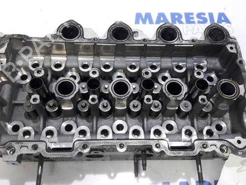 Used Cylinder head CITROËN C4 Grand Picasso I (UA_) 1.6 HDi (109 hp) 31435352