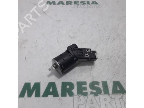 Used Ignition barrel PEUGEOT 308 SW II (LC_, LJ_, LR_, LX_, L4_) 1.6 BlueHDi 120 (120 hp) 31529683