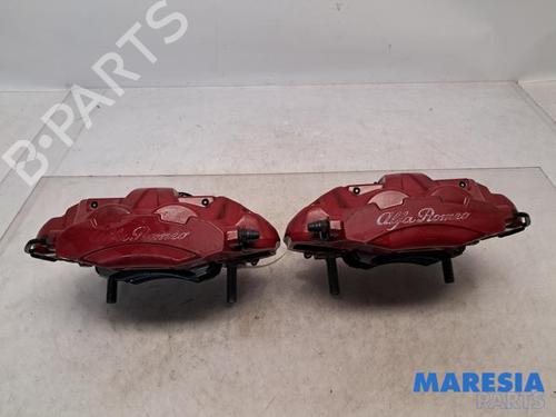 Used Right front brake caliper ALFA ROMEO GIULIA (952_) 2.0 (952ABA25B) (200 hp) 31519631
