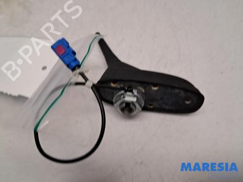 Antenne/Base PEUGEOT 308 SW II (LC_, LJ_, LR_, LX_, L4_) 1.2 THP 130 (131 hp) 31532428