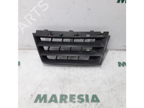 Used Grille RENAULT SCÉNIC II (JM0/1_) 1.6 (JM0C, JM0J, JM1B) (113 hp) 31432002