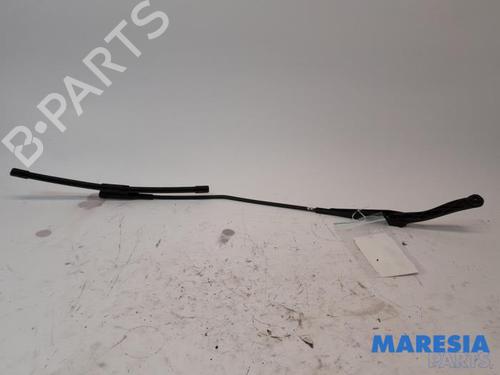 Used Front windshield wiper arm FIAT PUNTO EVO (199_) 1.3 D Multijet (84 hp) 31383857