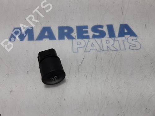 Used Switch RENAULT MEGANE III Grandtour (KZ0/1) 1.5 dCi (KZ09, KZ0D, KZ1G, KZ29, KZ14, KZ1W, KZ10, KZ1F,... (110 hp) 31394175