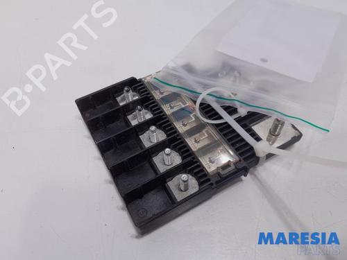 Used Control unit PEUGEOT 2008 II (UD_, US_, UY_, UJ_, UR_, UC_) e-2008 (UKZKXZ) (136 hp) 31533752