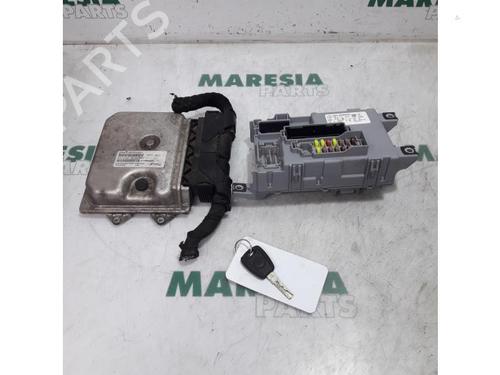 Used Engine control unit (ECU) FIAT GRANDE PUNTO (199_) 1.3 D Multijet (84 hp) 31484927