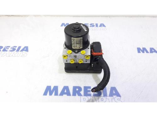 Used ABS pump CITROËN C-CROSSER (VU_, VV_) 2.2 HDi (156 hp) 31481027