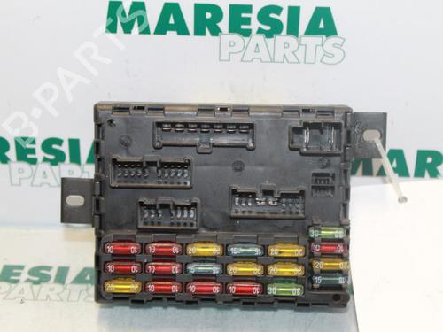 Caixa de fusíveis LANCIA LYBRA (839_) 1.8 16V (839AXB1A, 839AXG1A) (131 hp) 31506423