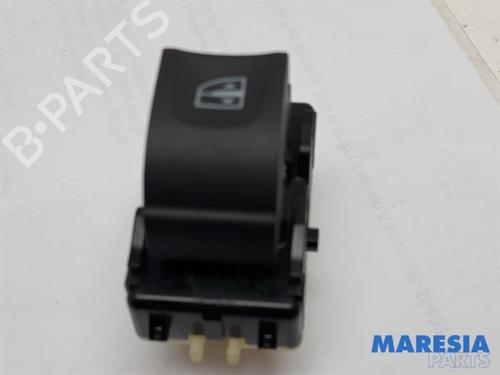 Used Right front window switch RENAULT CAPTUR I (J5_, H5_) 1.2 TCe 120 (118 hp) 31507700