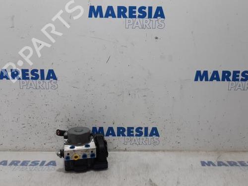 Used ABS pump RENAULT CLIO IV Grandtour (KH_) 1.5 dCi 90 (KHN3, KHN4) (90 hp) 31408493