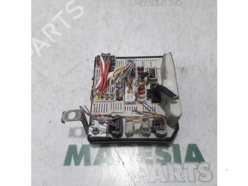 Used Fuse box RENAULT GRAND SCÉNIC II (JM0/1_) 2.0 (135 hp) 31533778