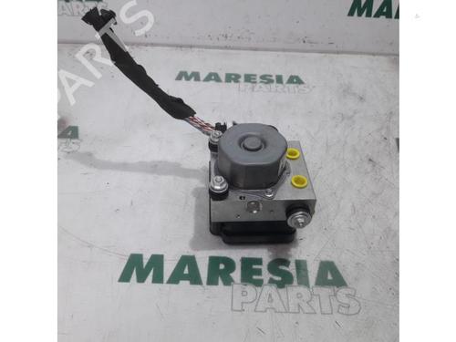 Used ABS pump PEUGEOT 308 SW II (LC_, LJ_, LR_, LX_, L4_) 1.6 BlueHDi 120 (120 hp) 31529614