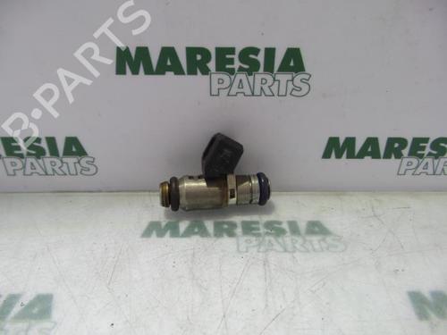 Inyector FIAT PUNTO (188_) 1.2 60 (188.030, .050, .130, .150, .230, .250) (60 hp) 31427804