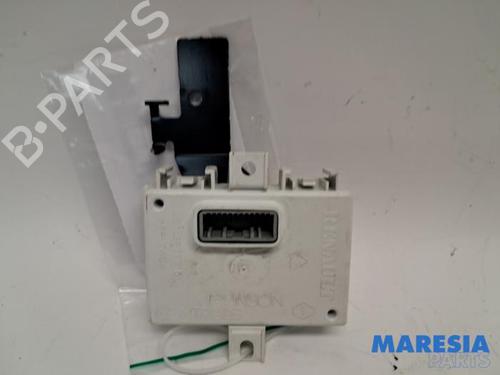 Used Electronic module RENAULT MEGANE III Grandtour (KZ0/1) 1.2 TCe (KZ2B, KZ11) (116 hp) 31475771