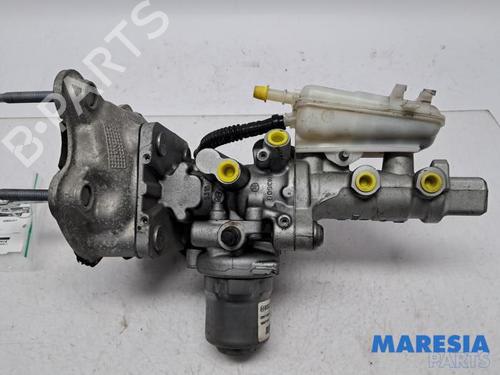 Used Brake master cylinder RENAULT ZOE Hatchback Van (BFM_) Electric (BFME) (92 hp) 31467671
