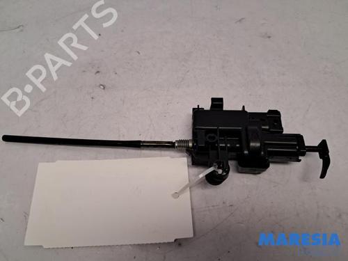 Used Fuel door actuator RENAULT CLIO IV (BH_) 0.9 TCe 90 (BHNF, BHMA, BHMH, BHJK, BHJR) (90 hp) 31521566