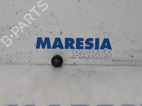 Used Switch RENAULT MEGANE III Hatchback (BZ0/1_, B3_) 1.4 TCe (BZ0F, BZ1V) (131 hp) 31439600