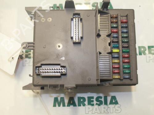 Used Fuse box RENAULT LAGUNA II Grandtour (KG0/1_) 1.8 16V (121 hp) 31487565