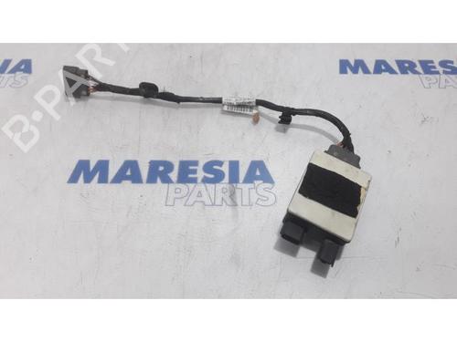 Used Control unit RENAULT MASTER III Van (FV) 2.3 dCi 110 FWD (FV0R, FV0W, FV1A) (110 hp) 31471364