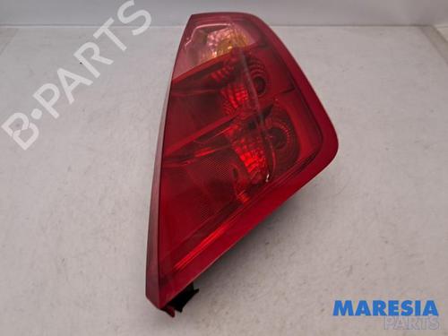 Used Right taillight FIAT GRANDE PUNTO (199_) 1.4 (199AXB11, 199AXB1A, 199BXB1A, 199AXL1A) (77 hp) 31479969