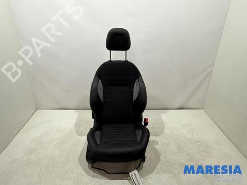 Sæde højre fortil PEUGEOT 2008 I (CU_) 1.2 THP 110 / PureTech 110 (110 hp) 32012118