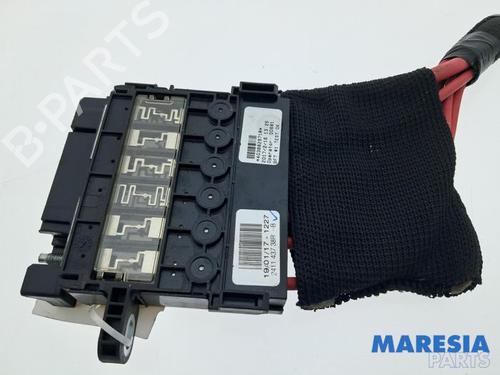 Used Fuse box Fuse box RENAULT MEGANE IV Hatchback (B9A/M/N_) 1.6 TCe 205 (B9MV) (205 hp) 36420602 36420602