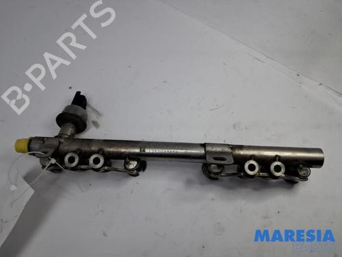 Used Injection rail Injection rail RENAULT CAPTUR I (J5_, H5_) 1.2 TCe 120 (120 hp) 39961298 39961298
