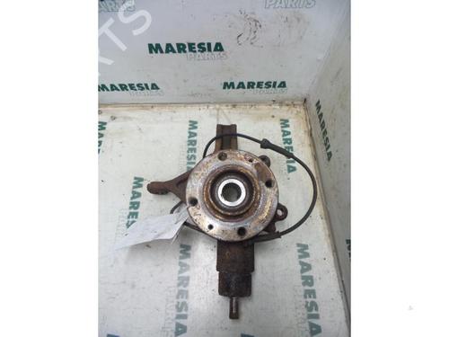 Used Right front steering knuckle PEUGEOT 307 CC (3B) 2.0 16V (140 hp) 31427878