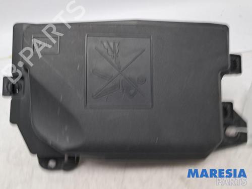 Used Fuse box Fuse box RENAULT CAPTUR II (HF_) TCe 160 (HFN1) (158 hp) 39932866 39932866