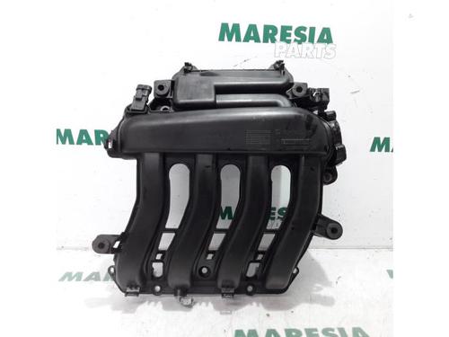 Used Injection rail RENAULT MEGANE II Estate (KM0/1_) 1.6 (113 hp) 31419196