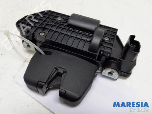 Used Electronic module PEUGEOT 5008 (0U_, 0E_) 1.6 HDi (110 hp) 31475945