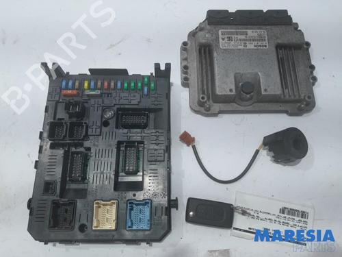 Used Engine control unit (ECU) PEUGEOT EXPERT Van (VF3A_, VF3U_, VF3X_) 1.6 HDi 90 16V (90 hp) 31487873