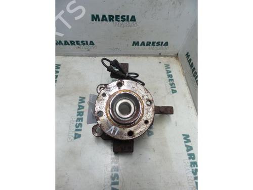 Used Left front steering knuckle RENAULT CLIO III (BR0/1, CR0/1) 1.2 16V (BR0P, CR0P) (101 hp) 31494768