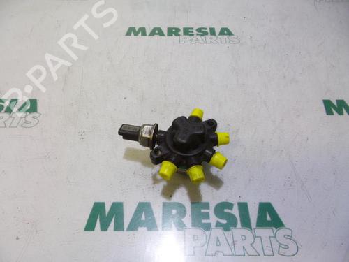 Used Injection rail RENAULT MEGANE II Estate (KM0/1_) 1.5 dCi (KM1F) (86 hp) 31504312